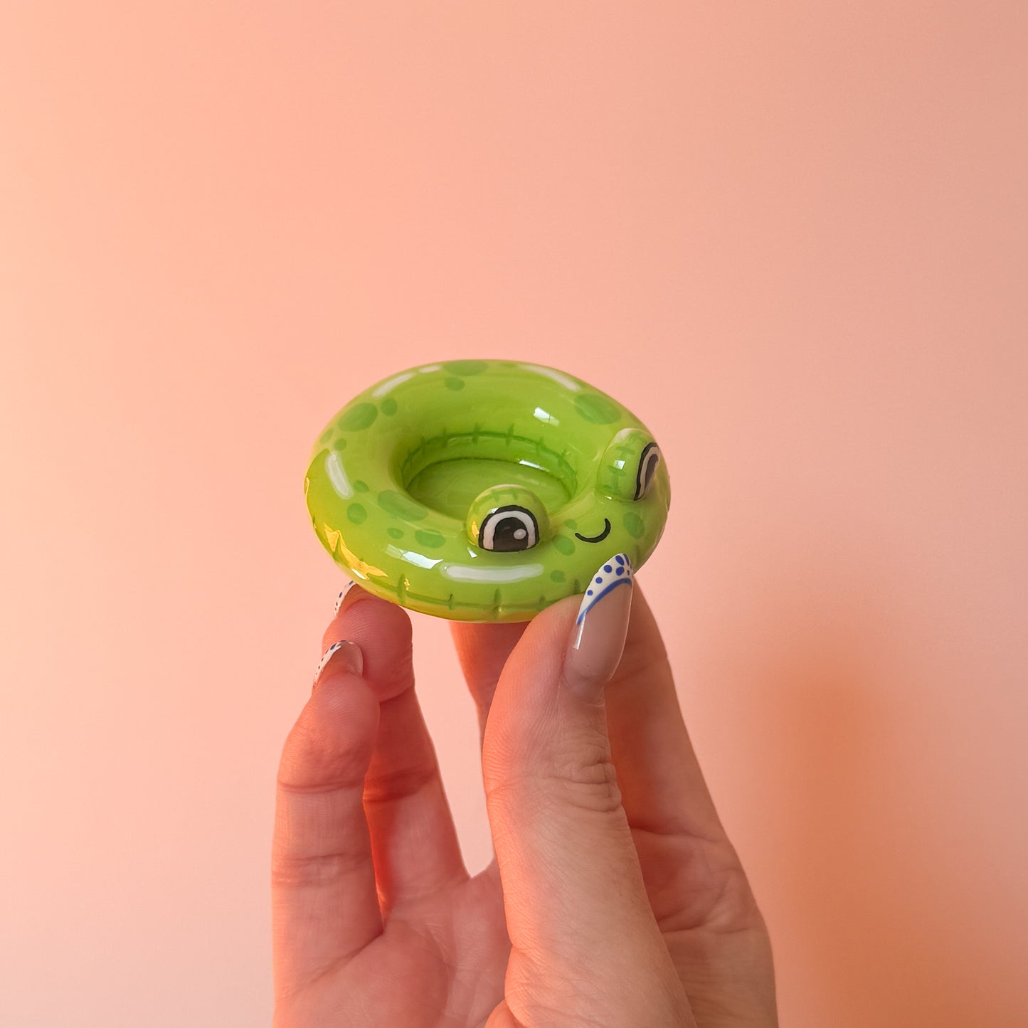 Frog Pool Floatie Ring Holder