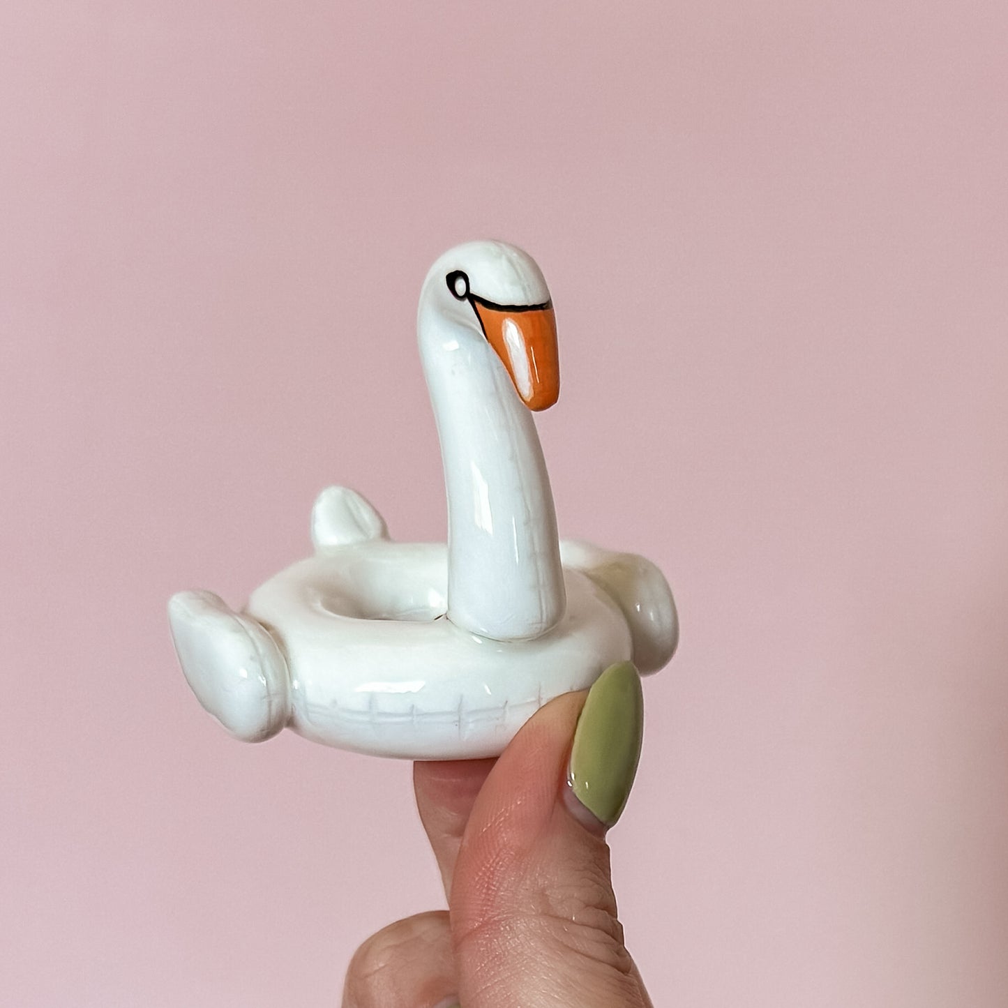 White Swan Pool Floatie Ring Holder